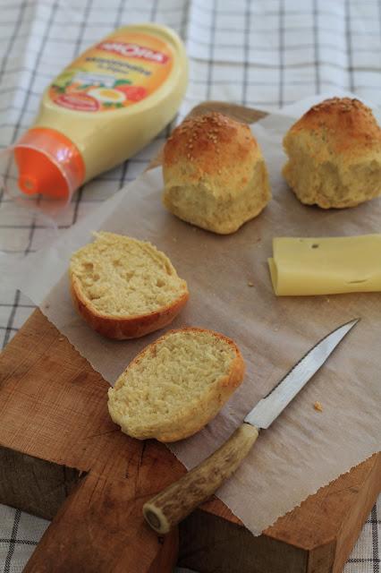 Petits pains réalisés avec la mayonnaise Amora