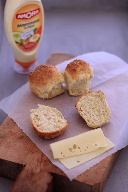 Petits pains réalisés avec la mayonnaise Amora