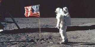 Suis-je donc le seul à ne pas avoir été devant la télé le jour où Neil Armstrong a fait faire un bond de géant pour l’humanité sur la lune ?