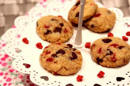 Cookies aux pépites de chocolat et aux éclats de fraises IMG_5642r