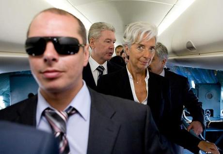 Usage Abusif des Pouvoirs Sociaux et Recel de ce Délit