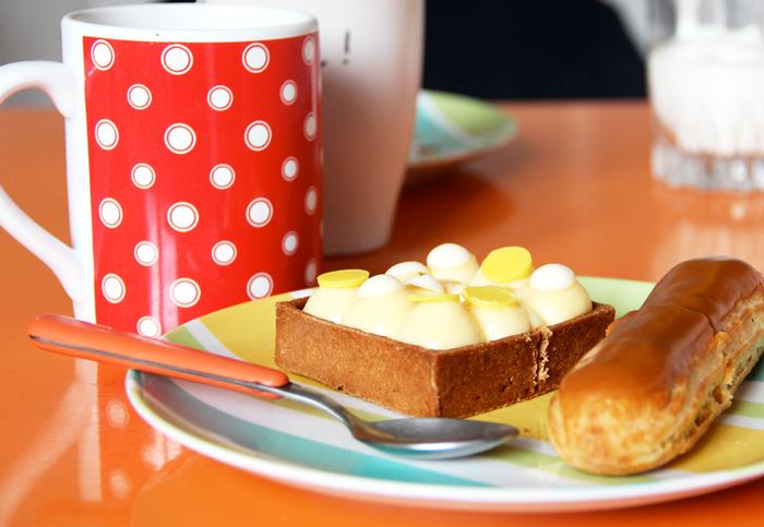 Partager un goûter Lire le dernier Anorak Magazine ( illu...