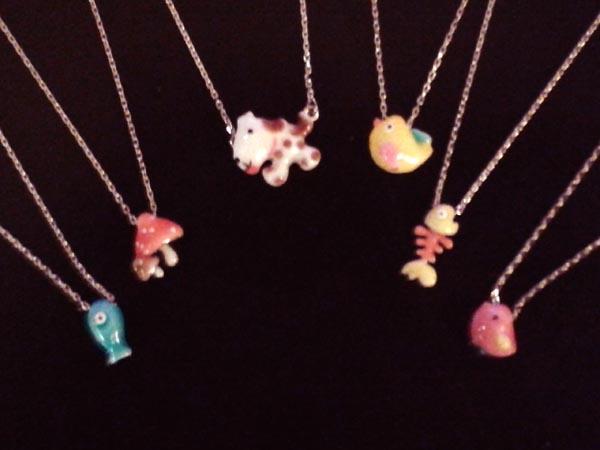 Petits-pendentifs_emaillees_fantaisie.jpg