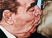 Berlin capitalisme emporte tout, même symbole libertés contre l'anticapitalisme