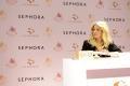 EXCLU PHOTOS ET VIDEO Shakira Lance son parfum chez Séphora à Paris