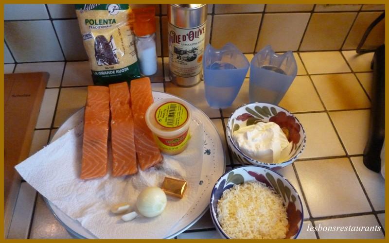 SAUMON SUR SON LIT DE POLENTA SAUCE AU CURCUMA