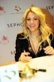 EXCLU PHOTOS ET VIDEO Shakira lance son parfum à Paris