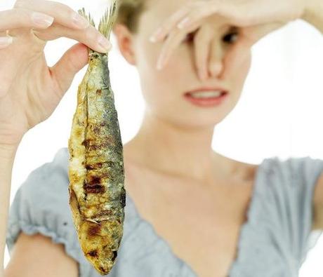 10 UTILISATIONS DIFFERENTES DU BEURRE DE CACAHUETE (PEANUT BUTTER) - pour enlever l'odeur de la friture de poisson