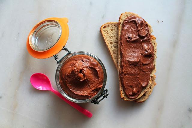 nutella haricots rouges dattes cacao noisettes