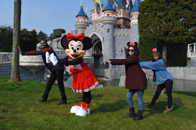 EXCLU PHOTOS Tal danse avec Minnie à Disneyland Paris