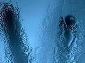 Quelqu'un cache derrière votre iPhone 5...