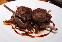 Un peu d'agneau... Pascal, s'il vous plaît!