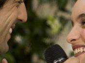 gens s'embrassent Critique