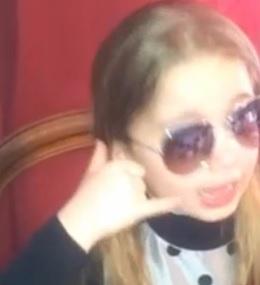 VIDEO A 6 ans, elle imite Nabilla, sa mère dénonce l'image négative sur les enfants