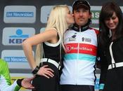 PEOPLE: Peter Sagan pince fesses d’une Miss podium