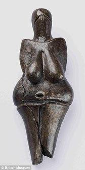 Vénus du Paléolithique  - Le corps modelé d’une femme mûre retouvé à Dolni Vestonice qui passe pour être la plus ancienne céramique connue dans le monde.