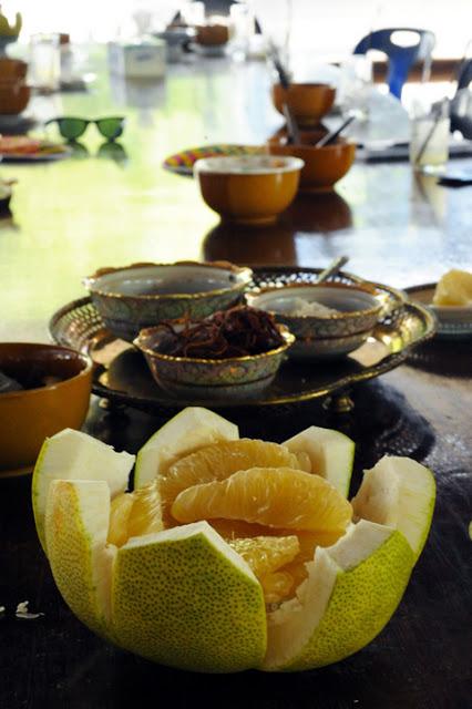 Et si on commençait à mettre les mains dans la cuisine Thaïlandaise ? Pomelo en salade à la thaïlandaise !