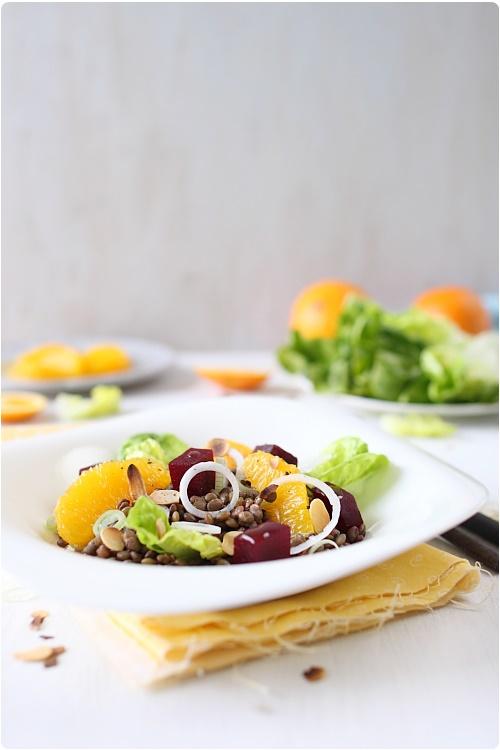 Salade de lentilles vertes, betteraves, coeurs de sucrine et amandes effilées