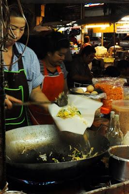 Last night in Bangkok... dernière nuit illuminée par les cuisines qui peuplent Bangkok la nuit...