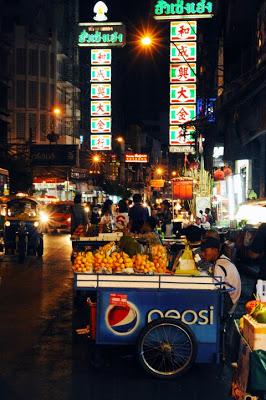 Last night in Bangkok... dernière nuit illuminée par les cuisines qui peuplent Bangkok la nuit...