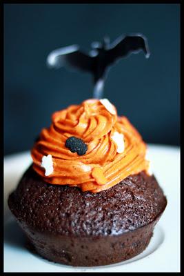 Cupcakes d'Halloween chocolat-cannelle et ses petits chats violets
