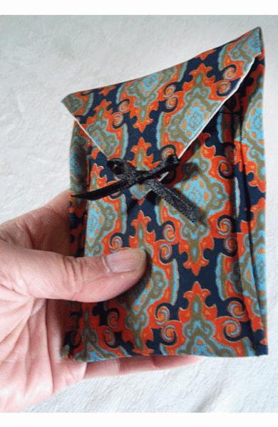 Pochette cravatte-anigif