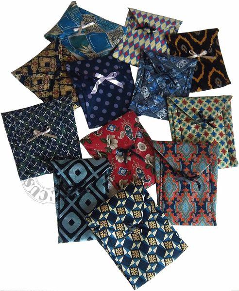 Pochettes cravattes-groupe détouré transp