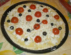 Tarte feuilletée au fromage de chèvre ,mozzarella et tomate cerise SAM_1845