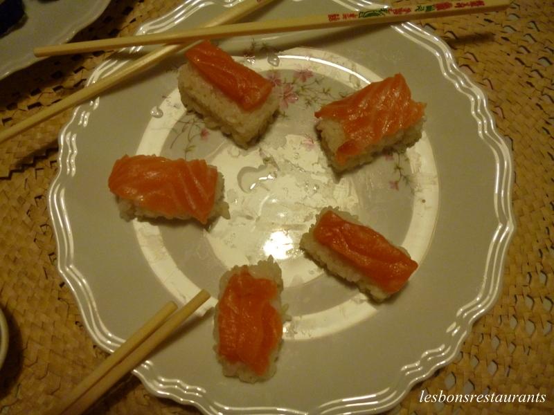 SUSHI AU SAUMON