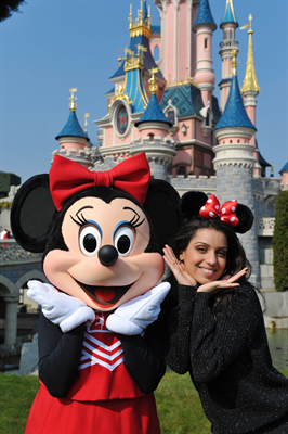 Tal danse avec Minnie à Disneyland Paris