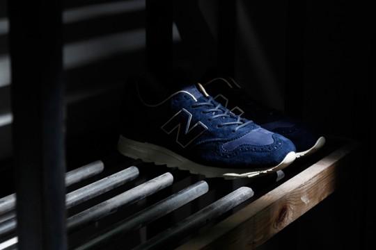 invincible-new-balance-m1400I01-2