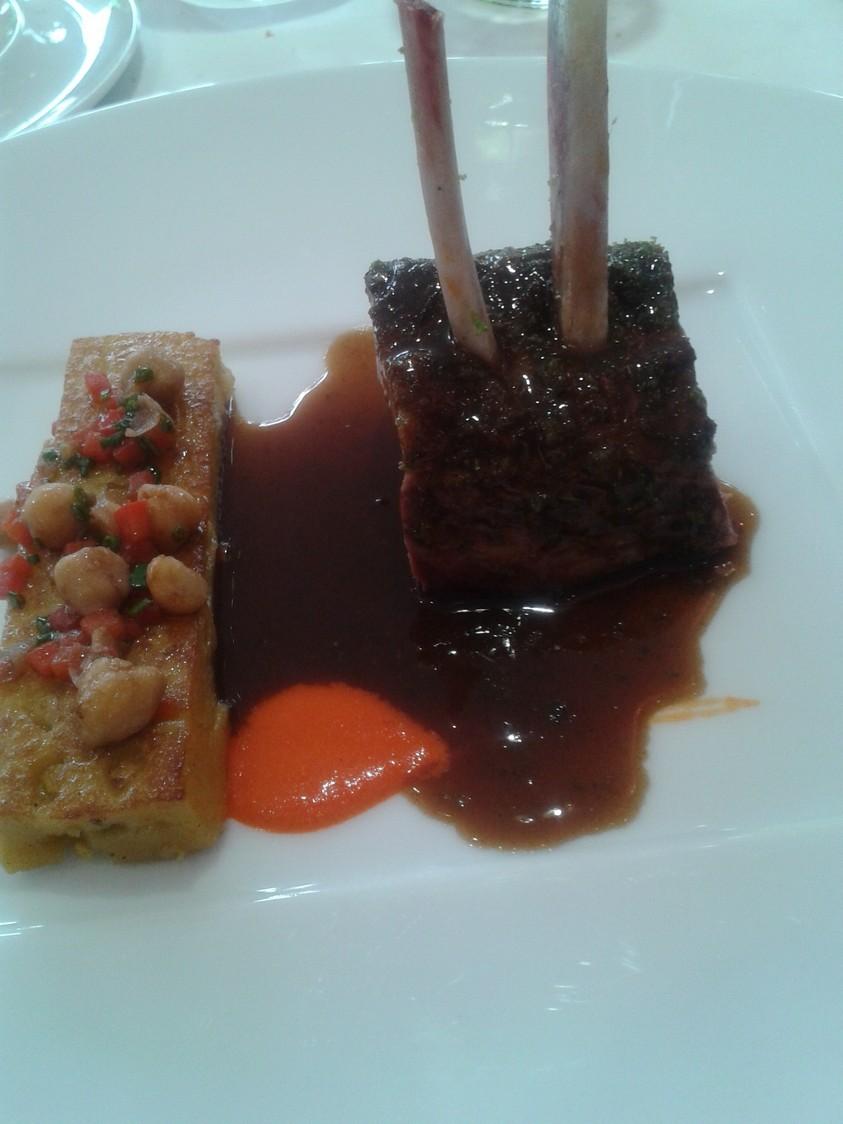 Agneau en croûte aux herbes jus de cuisson