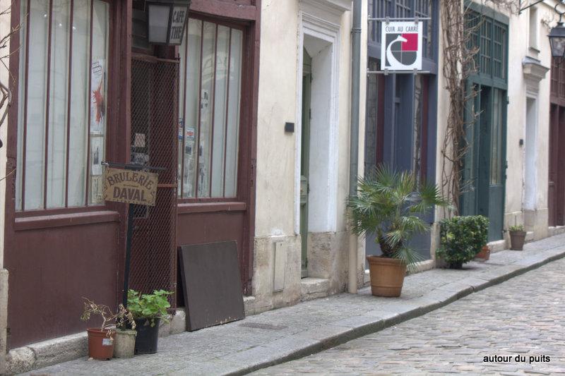 PROMENADE PARISIENNE