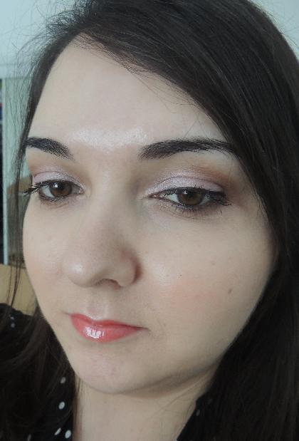 Revlon Coral Reef gloss on Face