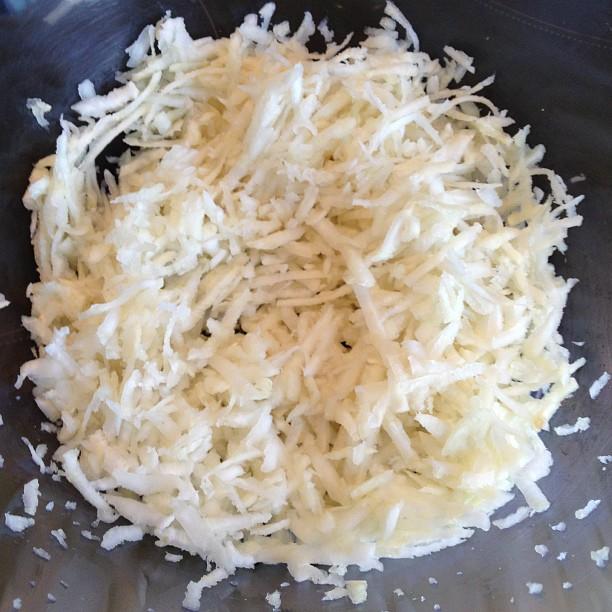 Salade cèleri, pommes & moutarde au cassis de Dijon