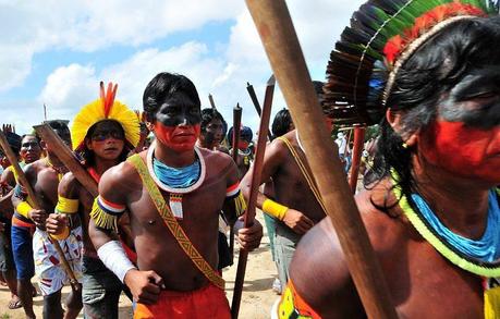 n indios ro 7981 Brésil : un tribu amazonienne menace de déclarer la guerre au gouvernement