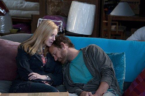 The Big C : photo John Benjamin Hickey, Laura Linney