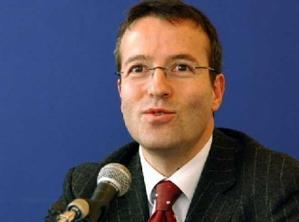 Gouvernement Fillon : la chasse aux pauvres est ouverte.