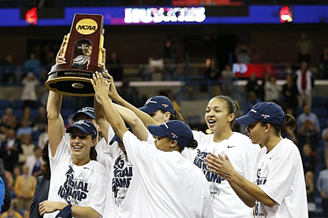 Connecticut-Huskies-champion-NCAA-2013_Derick-E.-HINGLE.png