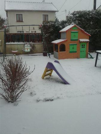 Le jardin sous la neige