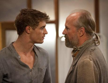 Max Irons face à William Hurt