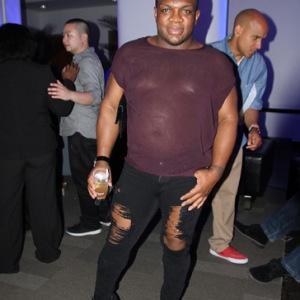 DEREK J : UN COIFFEUR PROFESSIONNEL DIT QUE LES CHEVEUX NATURELS CE N’EST PAS POUR TOUT LE MONDE