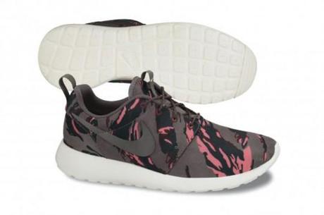 nike-roshe-run-camo-grey-red-1