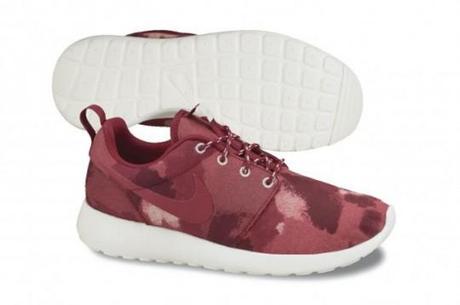 nike-roshe-run-camo-burgundy-red-1