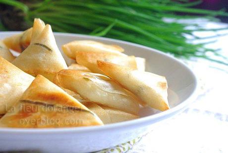 Triangles-a-la-ricotta-et-ciboulettes-copie-1.jpg