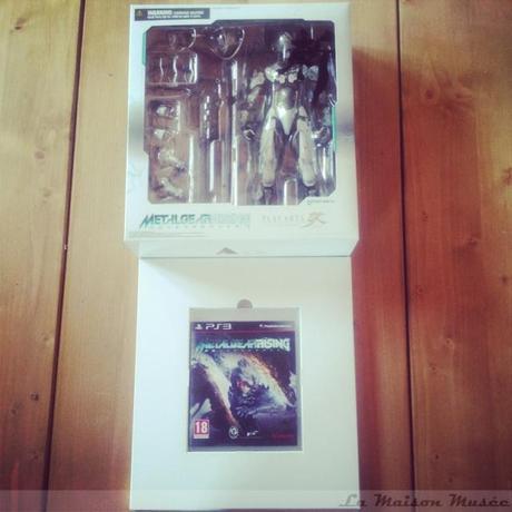 Jeu PS3 Figurine Play-Arts Metal Gear Rising Revengence Limited Edition