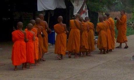 Devenir bonze en Thaïlande ! Reste-t-il des vocations ?