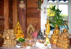 Devenir bonze en Thaïlande ! Reste-t-il des vocations ?
