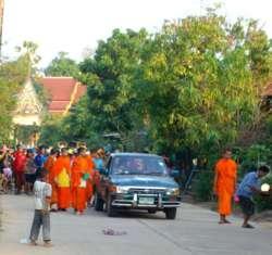 Devenir bonze en Thaïlande ! Reste-t-il des vocations ?