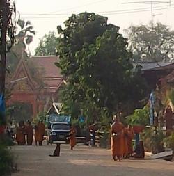 Devenir bonze en Thaïlande ! Reste-t-il des vocations ?